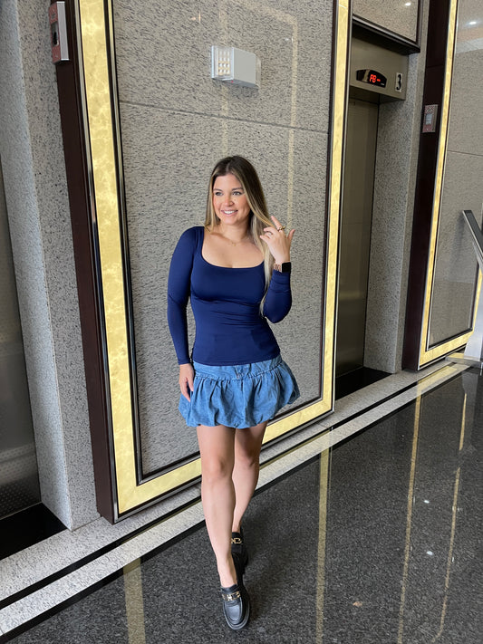 BASICO MANGA LARGA CUELLO CUADRADO