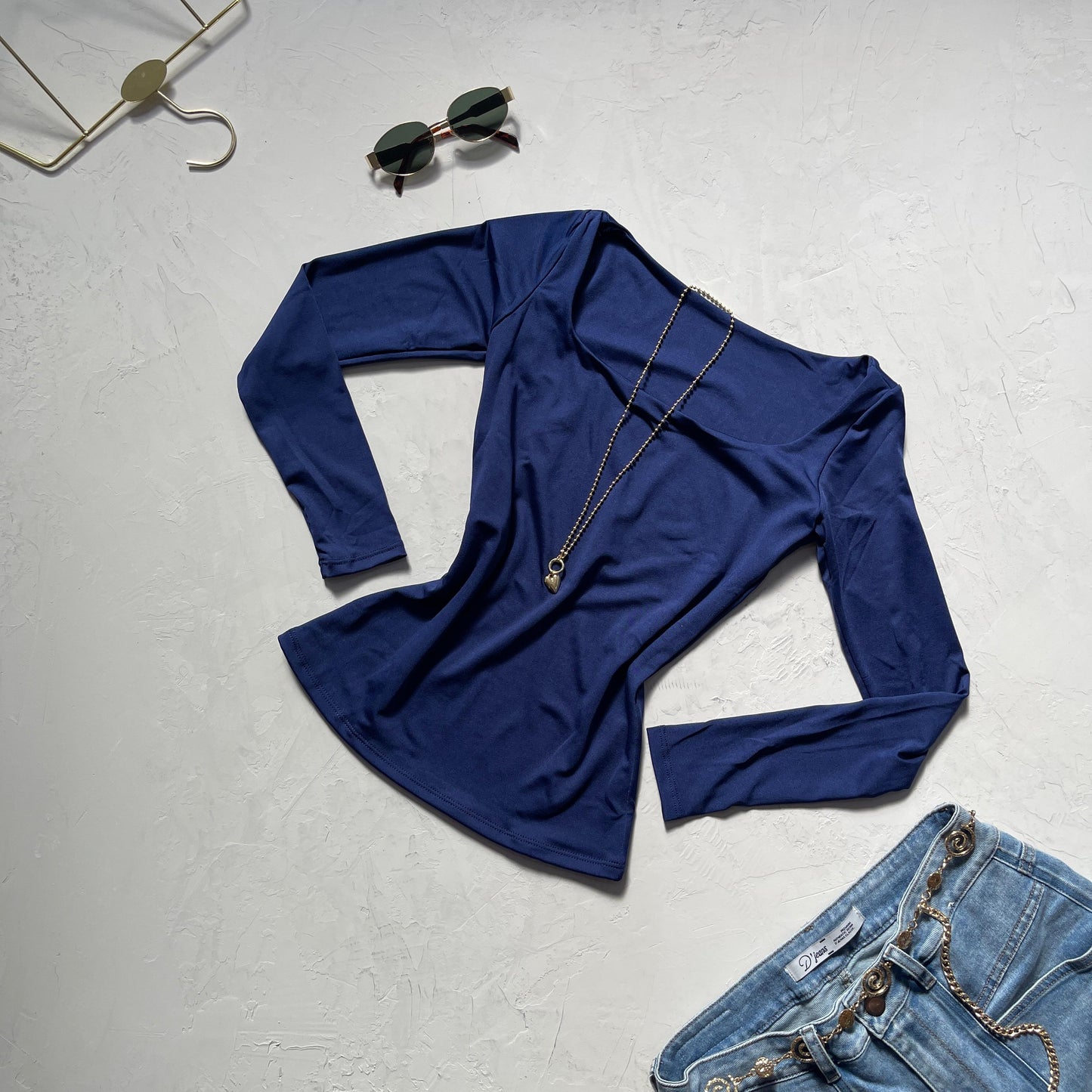 BASICO MANGA LARGA CUELLO CUADRADO