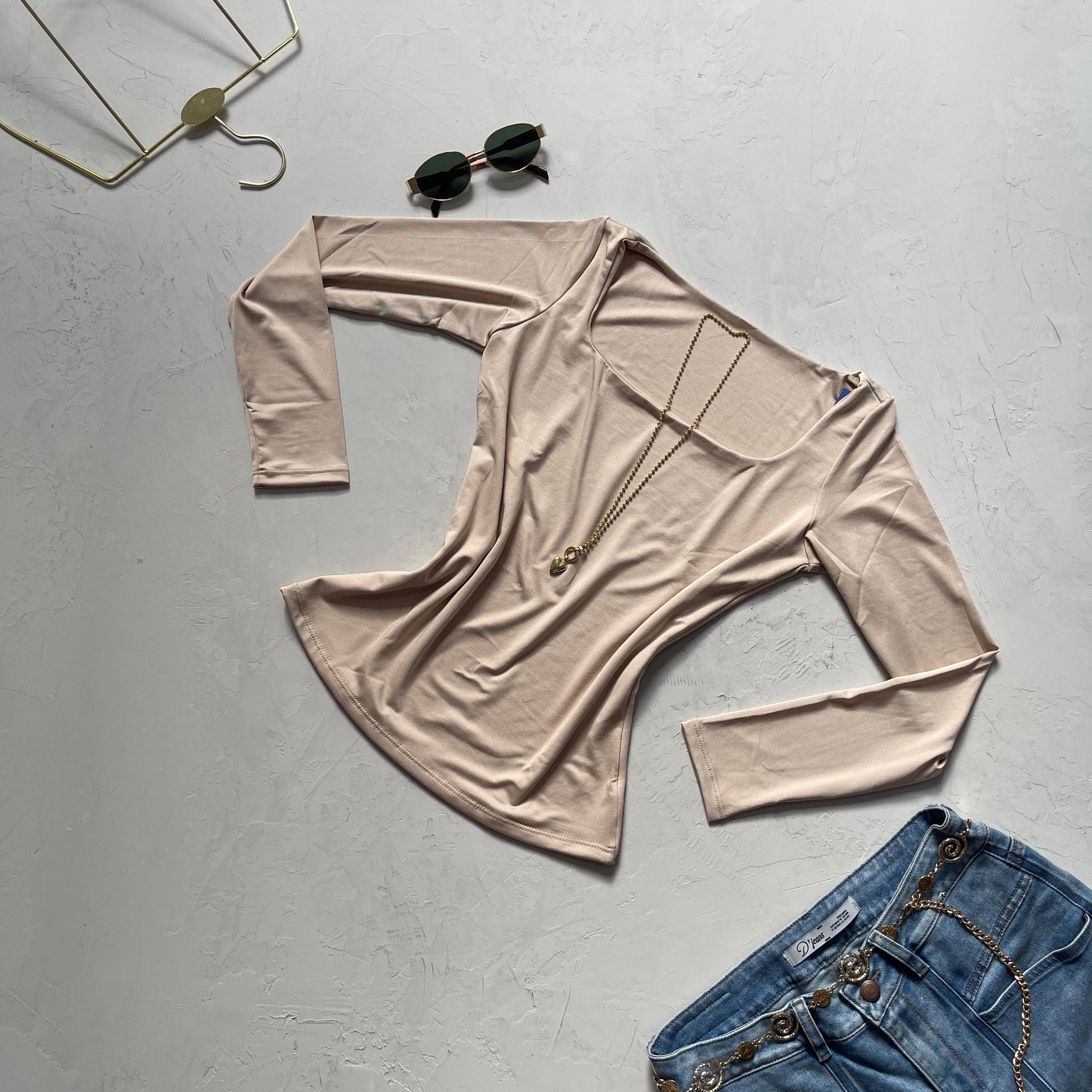 BASICO MANGA LARGA CUELLO CUADRADO