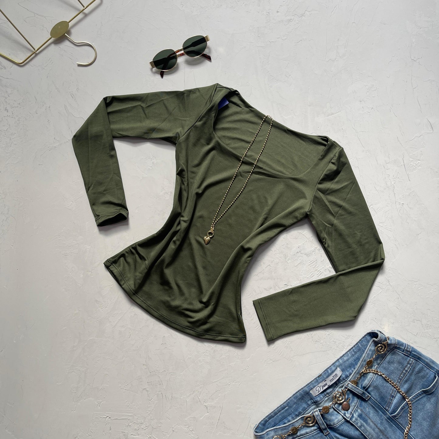 BASICO MANGA LARGA CUELLO CUADRADO